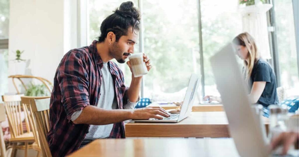 The current image has no alternative text. The file name is: latin-america-co-working.jpg